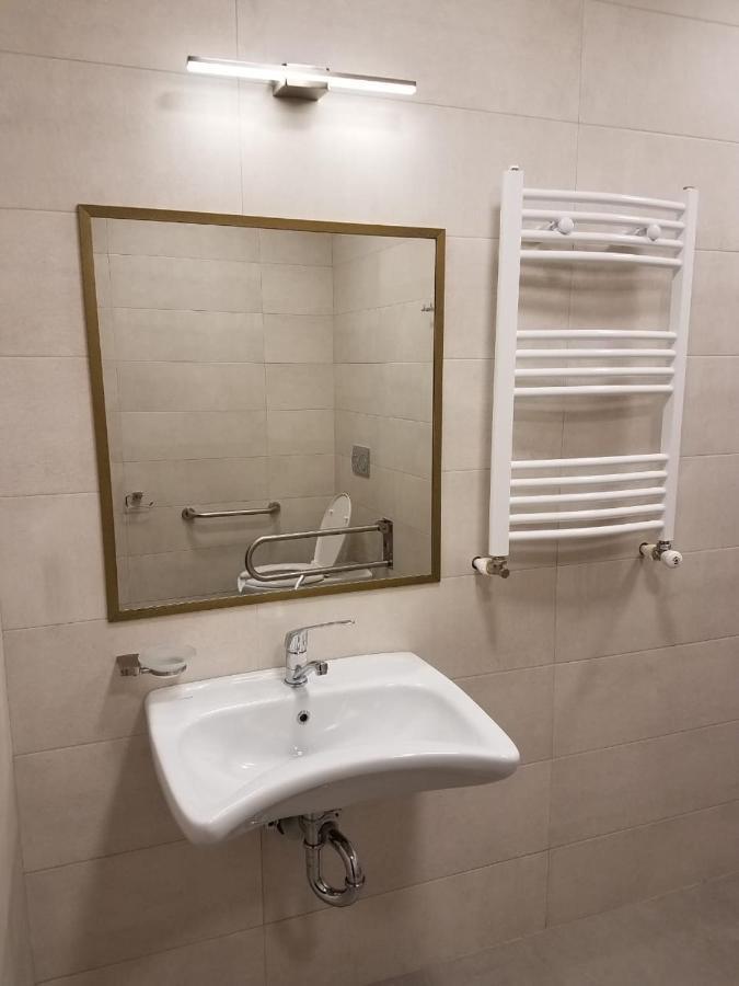 מסטיה Paliani Hotel מראה חיצוני תמונה