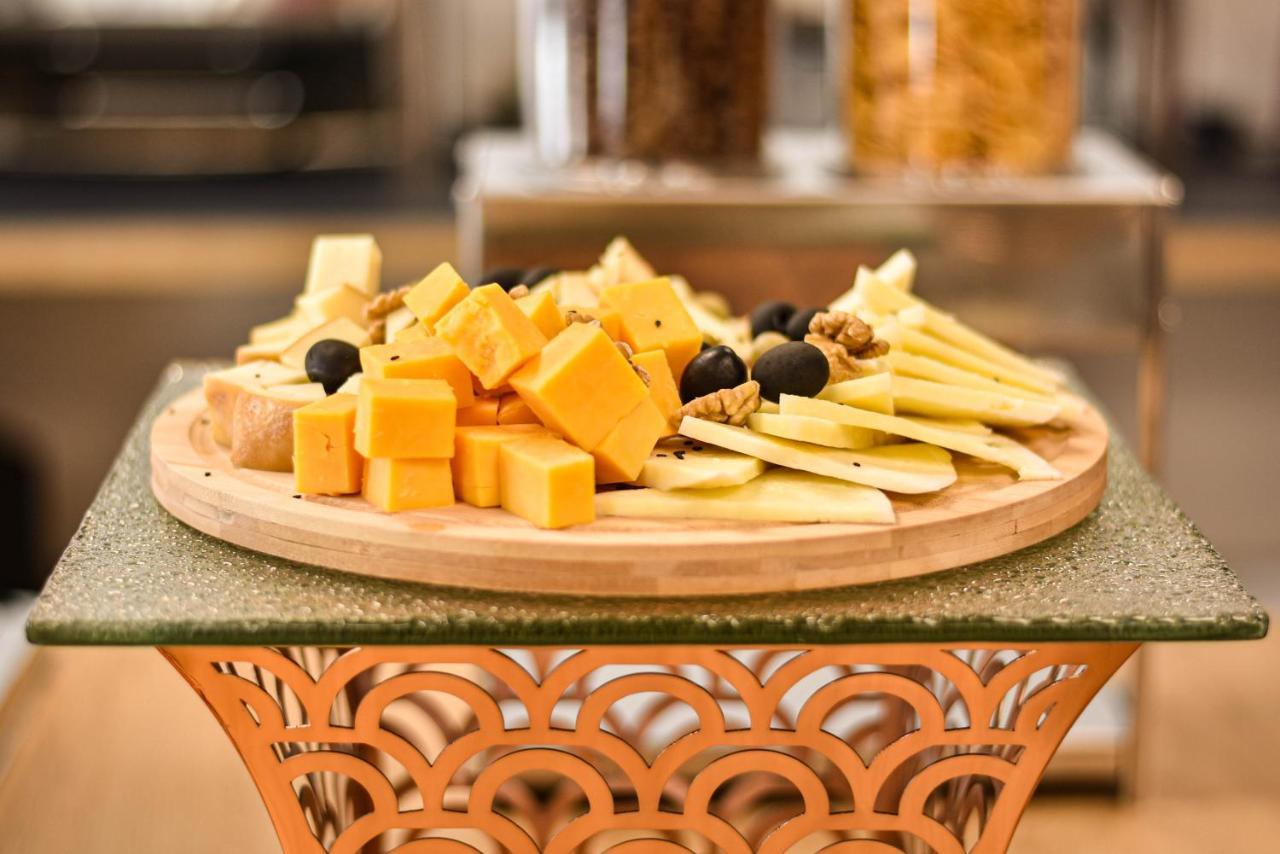 מסטיה Paliani Hotel מראה חיצוני תמונה